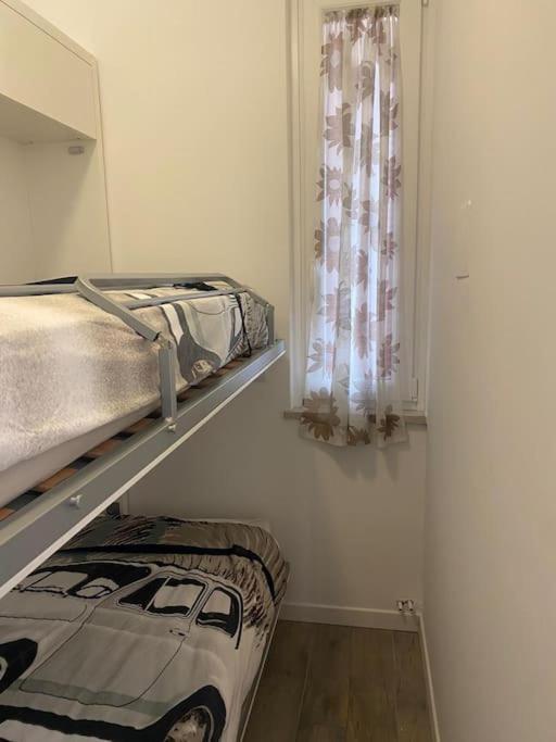 Appartamento Casa Adry Πεσκιέρα ντελ Γκάρντα Εξωτερικό φωτογραφία